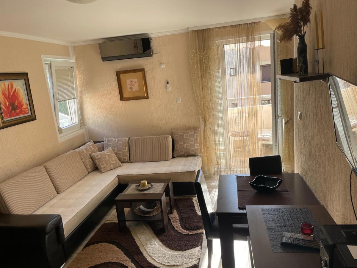 Studio Apartment For Rent In 부드바 외부 사진